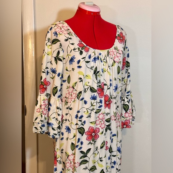 Gently Used Christy Dawn Rowe Dress, Cream Floral, Size Small - Picture 13 of 16